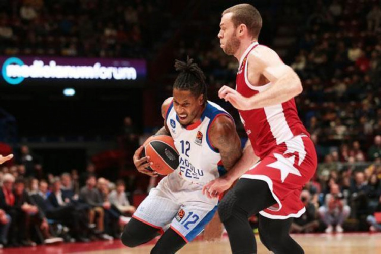 Anadolu Efes, THY Euroleague'de 5. yenilgisini aldı