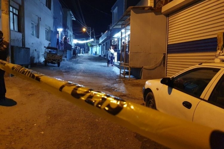 İzmir'de d&uuml;ğ&uuml;nde istek şarkı dehşeti! 1 &ccedil;ocuk &ouml;ld&uuml;, 7 yaralı