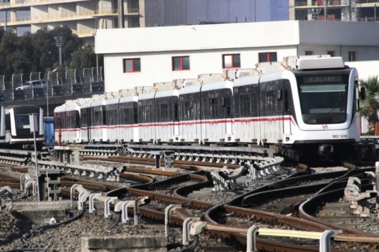 İzmir Metrosu'nda seferler yeniden normale d&ouml;nd&uuml;