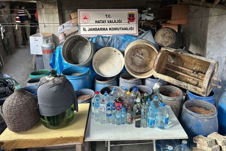 Hatay'da 275 litre ka&ccedil;ak rakı ele ge&ccedil;irildi