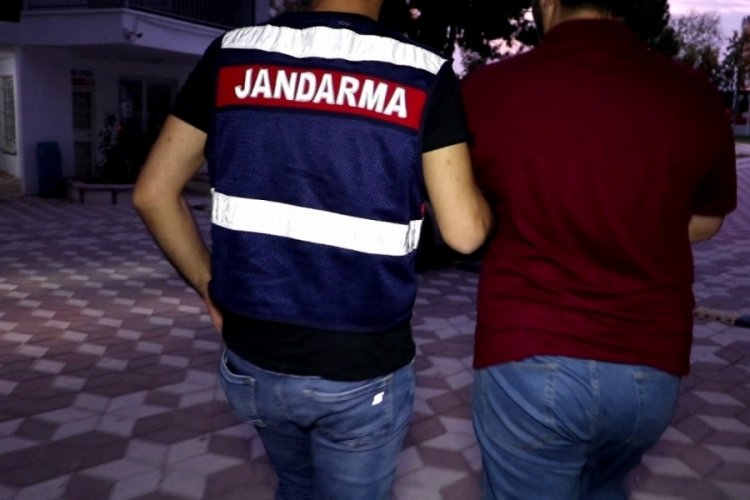 Mersin'de DEAŞ &uuml;yelerine yardım yataklık yaptığı ileri s&uuml;r&uuml;len zanlı tutuklandı