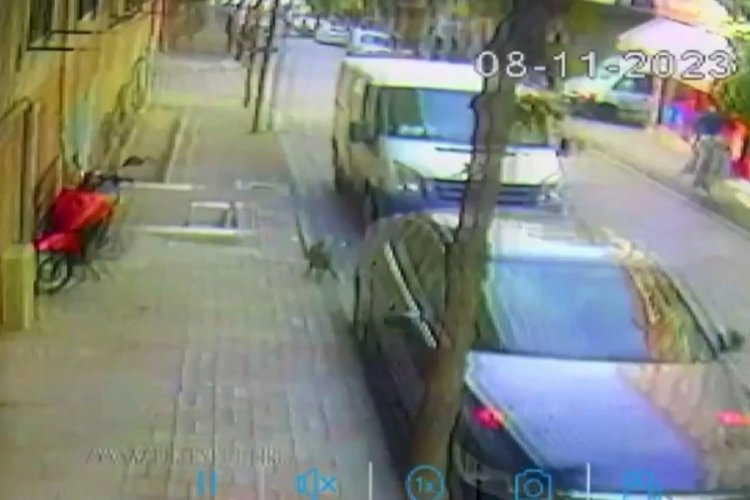 İstanbul'da servis minib&uuml;s&uuml;n&uuml;n &ccedil;arptığı 4 yaşındaki &Ouml;mer Asaf yaşam savaşı veriyor
