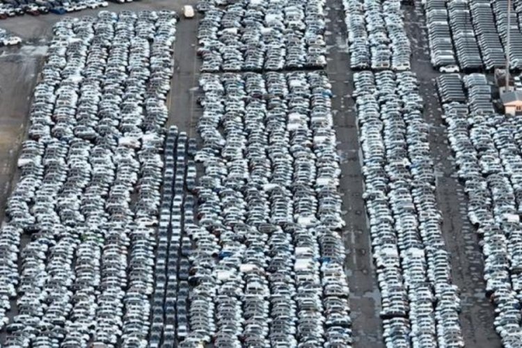 Binlerce sıfır ara&ccedil; İstanbul'a getirildi