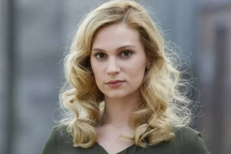 &Uuml;nl&uuml; oyuncu Farah Zeynep Abdullah ifade verdi