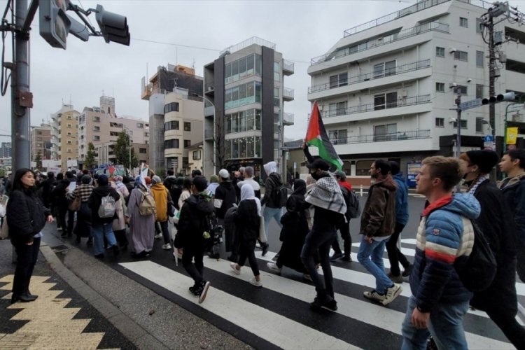 Tokyo'da "Filistin'e &ouml;zg&uuml;rl&uuml;k" g&ouml;sterisi d&uuml;zenlendi