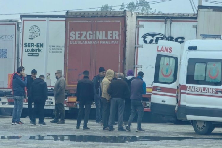Bursa'da Tacikistan uyruklu s&uuml;r&uuml;c&uuml;, tırın i&ccedil;inde &ouml;l&uuml; bulundu!