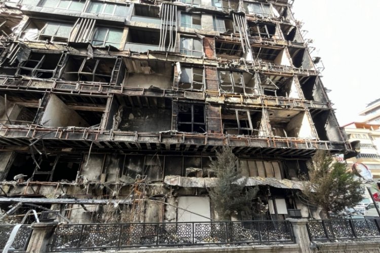 &Ouml;zl&uuml;ce'deki 10 katlı iş merkezi yangınında detaylar ortaya &ccedil;ıkıyor