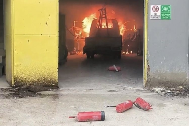 Bursa'da cam imalathanesinde yangın &ccedil;ıktı!