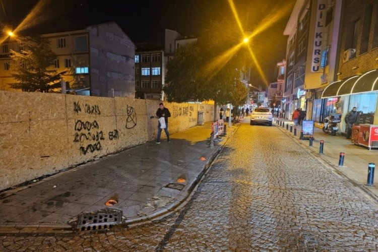 Kaldırıma park eden ara&ccedil;lara ceza yağdı