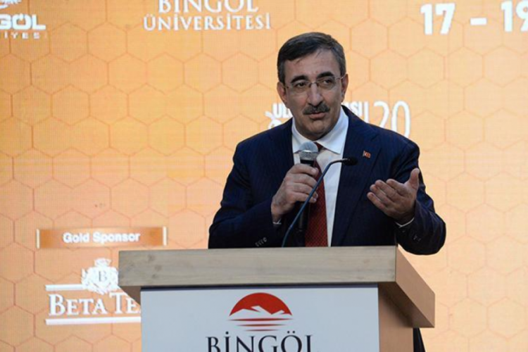 Cumhurbaşkanı Yardımcısı Yılmaz: T&uuml;rkiye bal &uuml;retiminde ikinci sırada