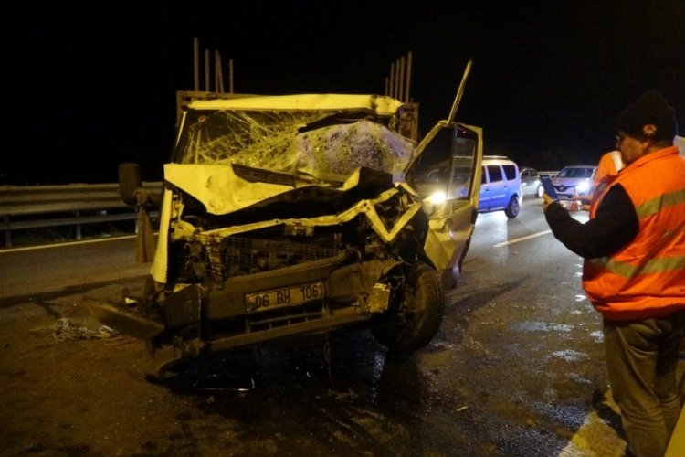 TEM Otoyolu'nda kaza! 10 kilometre ara&ccedil; kuyruğu oluştu