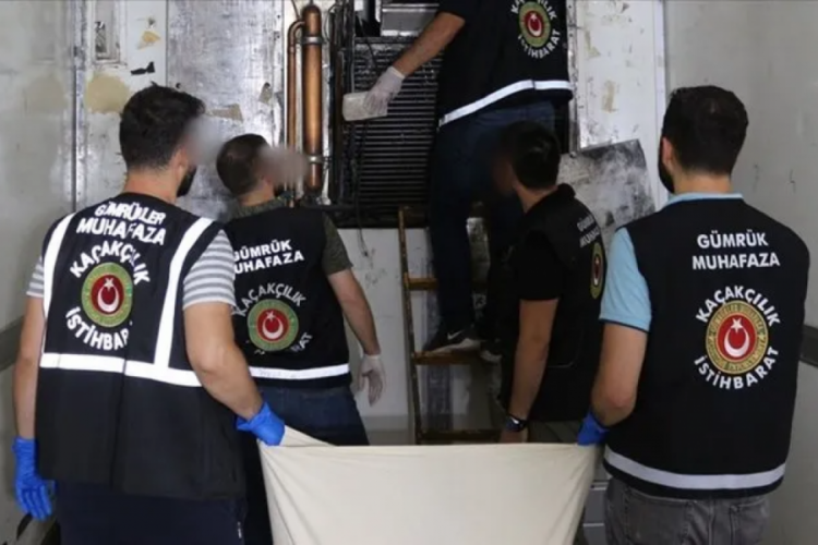 Mersin Limanı'nda operasyon! 54 kg kokain ele ge&ccedil;irildi