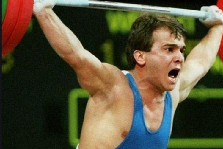 Naim S&uuml;leymanoğlu kimdir?