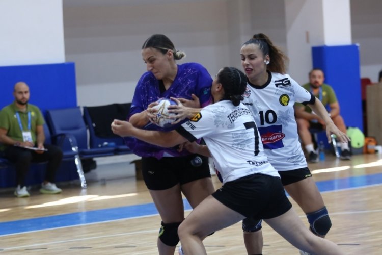 Poyrazın Kızları ilkyarıyı sahasında Yenimahalle Belediyespor ma&ccedil;ıyla kapatıyor