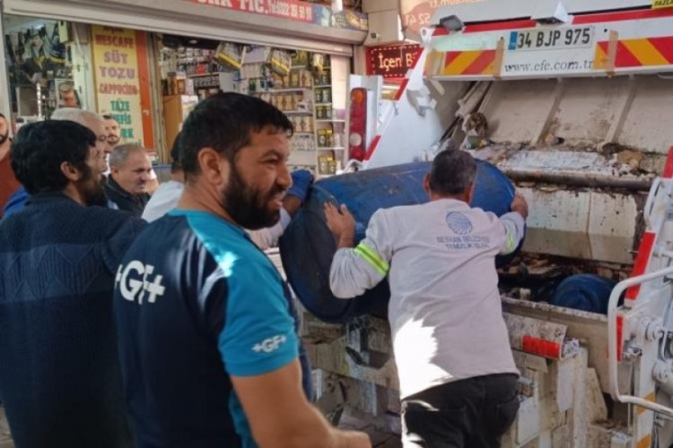 Yarı &ccedil;ıplak g&ouml;r&uuml;nt&uuml;leri olay olmuştu! Pahalıya patladı