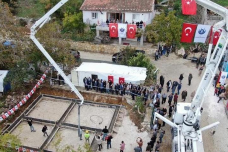 Hatay'da yerinde d&ouml;n&uuml;ş&uuml;m&uuml;n ilk temeli atıldı!