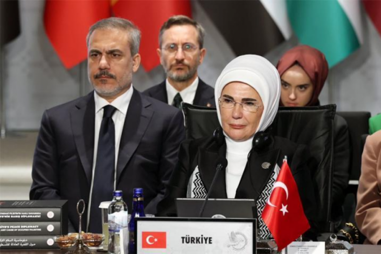 Emine Erdoğan: Gelecek nesillere yaralarla dolu bir miras bırakmak istemiyoruz