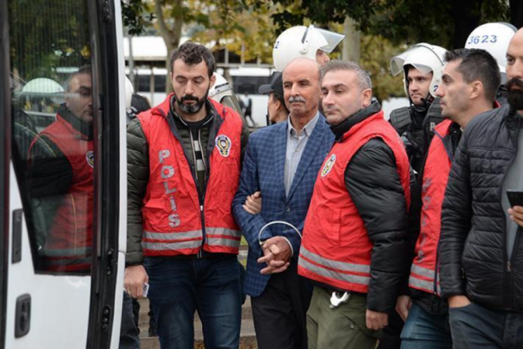 Diyarbakır'da &Ouml;calan y&uuml;r&uuml;y&uuml;ş&uuml;nde 51 kişi g&ouml;zaltına alındı