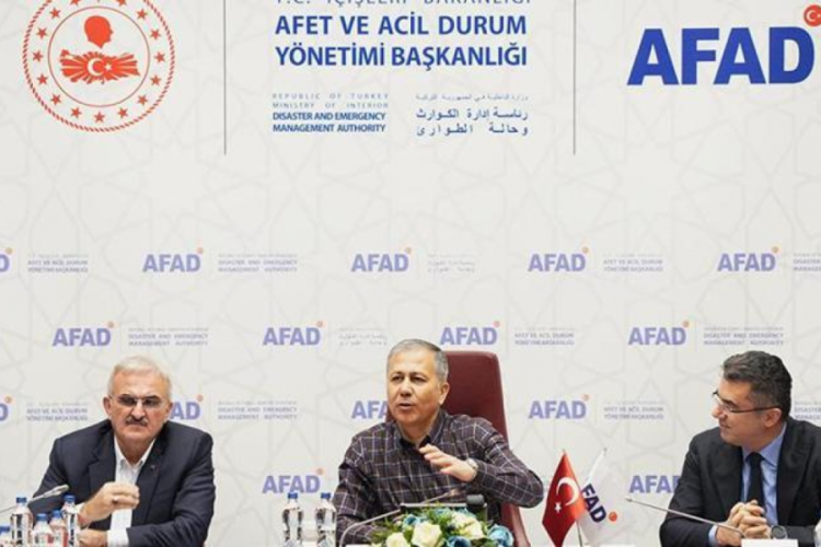 Bakan Yerlikaya, AFAD'la 'Değerlendirme Toplantısı' ger&ccedil;ekleştirdi