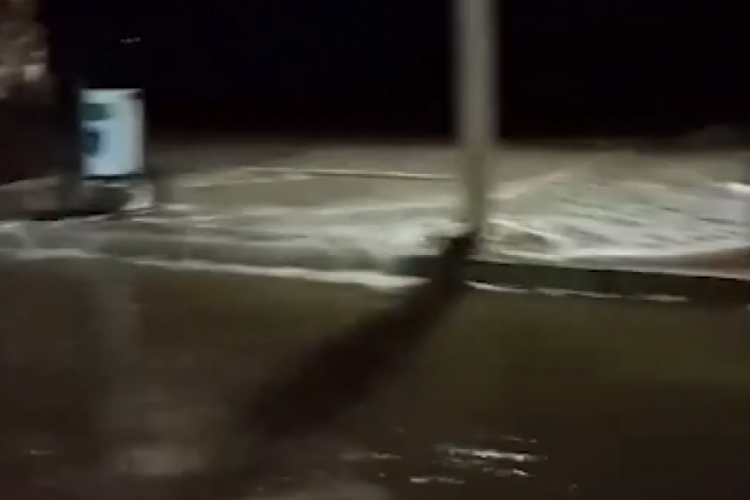 Bursa Gemlik'te korkulan oldu, yollar g&ouml;le d&ouml;nd&uuml;!