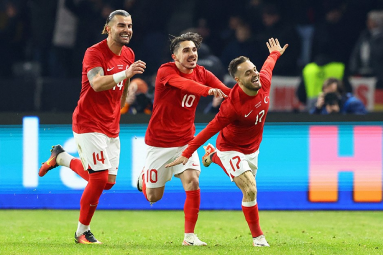 Başkan Aktaş, A Milli Futbol Takımını tebrik etti