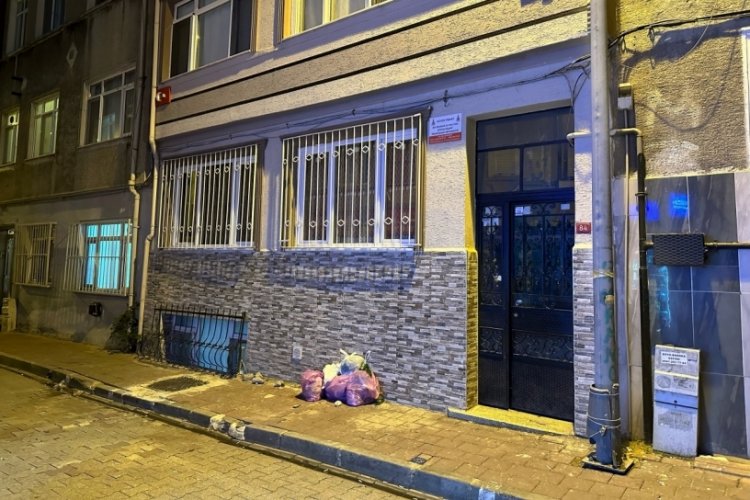 İstanbul'da 7 yaşındaki &ccedil;ocuk evde &ouml;l&uuml; bulundu