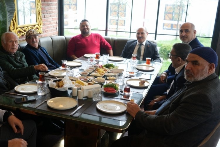 Bursa'da huzurevi sakinleri &ccedil;iftlikte stres attı
