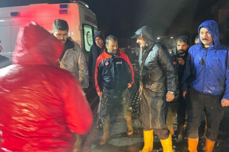 Batman'da sel sularına kapılan 3 &ccedil;ocuk aranıyor