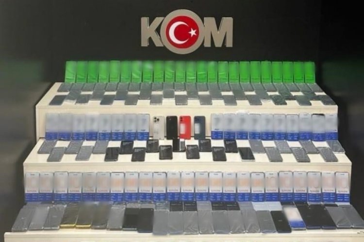 Van'da g&uuml;mr&uuml;k ka&ccedil;ağı malzemeler ele ge&ccedil;irildi