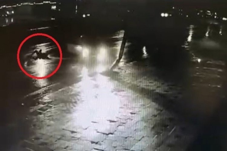 Bursa'da kaza yapan s&uuml;r&uuml;c&uuml; canını b&ouml;yle kurtardı