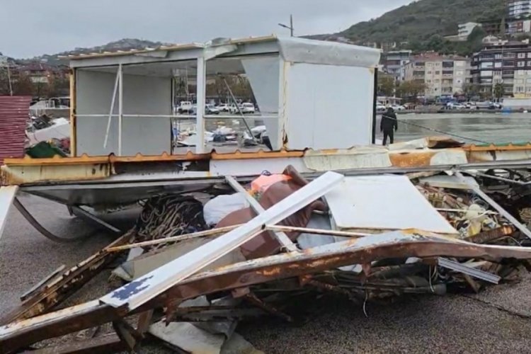 Yalova'da balık&ccedil;ı barınaklarında hasar tespit ve temizlik &ccedil;alışmaları yapılıyor