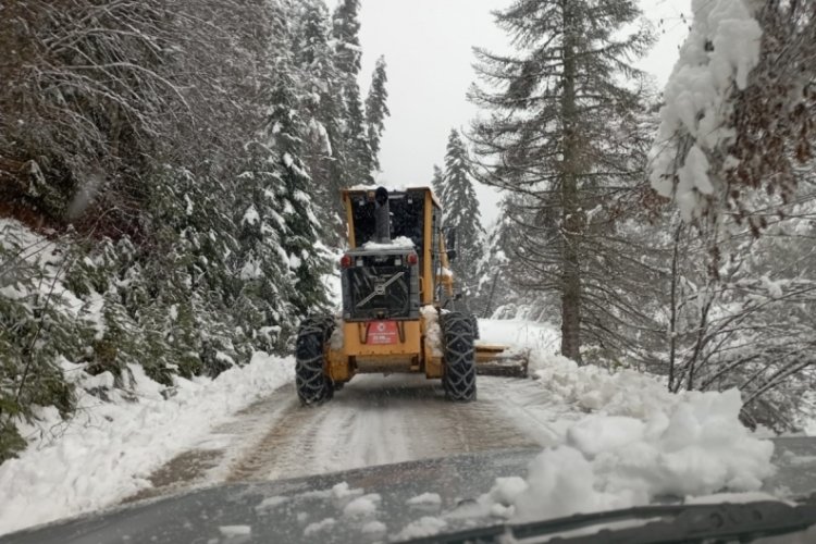 Kastamonu'da k&ouml;y yollarını a&ccedil;mak i&ccedil;in &ccedil;alışmalar devam ediyor
