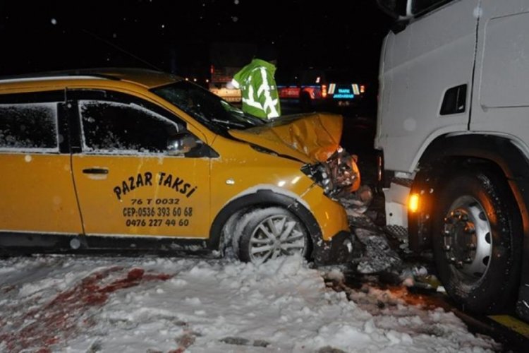 Kars'ta kar yağışı nedeniyle hayat durma noktasına geldi