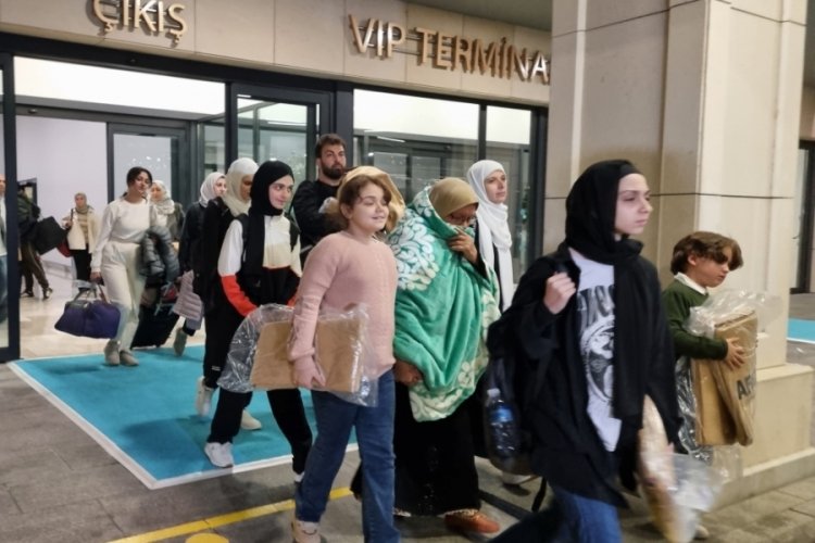 Gazze'den tahliye edilen 87 kişi İstanbul'a getirildi
