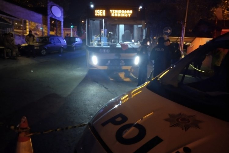 İstanbul'da otob&uuml;s&uuml;n altında kalan kadın feci şekilde can verdi