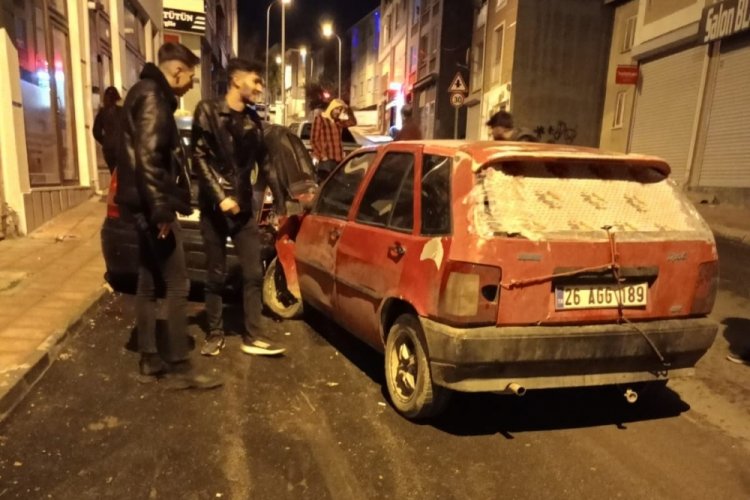 Eskişehir'de alkoll&uuml; s&uuml;r&uuml;c&uuml; kazanın ardından aracını bırakıp ka&ccedil;tı