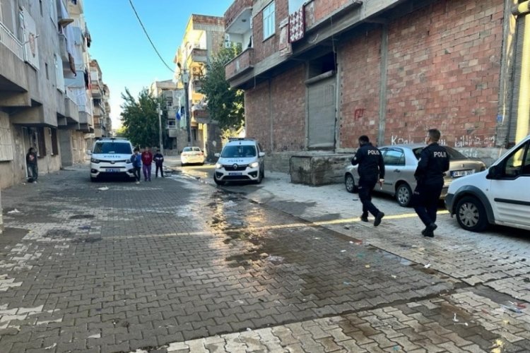 Diyarbakır'da kız &ccedil;ocuğu silahla vuruldu