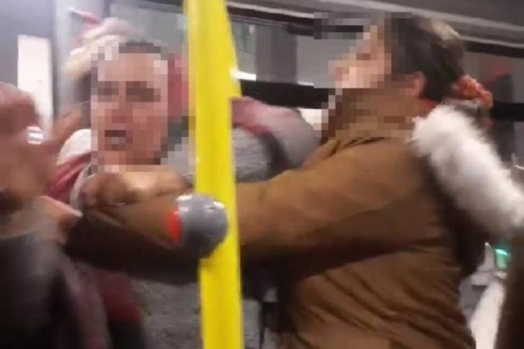 Belediye otob&uuml;s&uuml;nde 'Sen şof&ouml;re karışamazsın' kavgası!