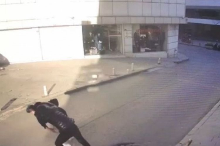 İstanbul'da dehşet! Sebepsiz yere arkadaşını başından bı&ccedil;akladı