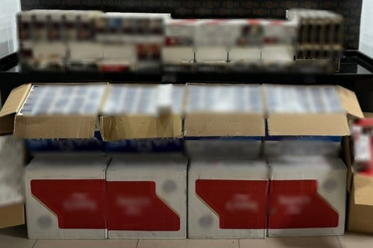 Antalya'da ka&ccedil;ak t&uuml;t&uuml;n &uuml;r&uuml;nleri satan 11 şahsa işlem yapıldı