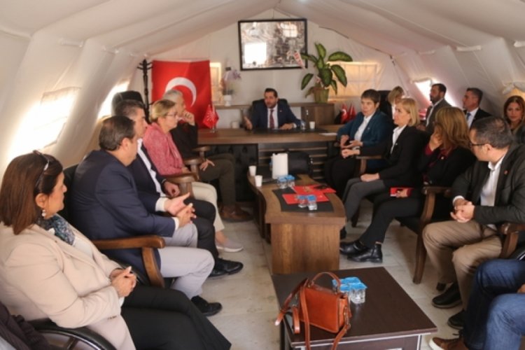 CHP Genel Başkan Yardımcısı Şahbaz, partisinin Hatay İl Başkanlığını ziyaret etti
