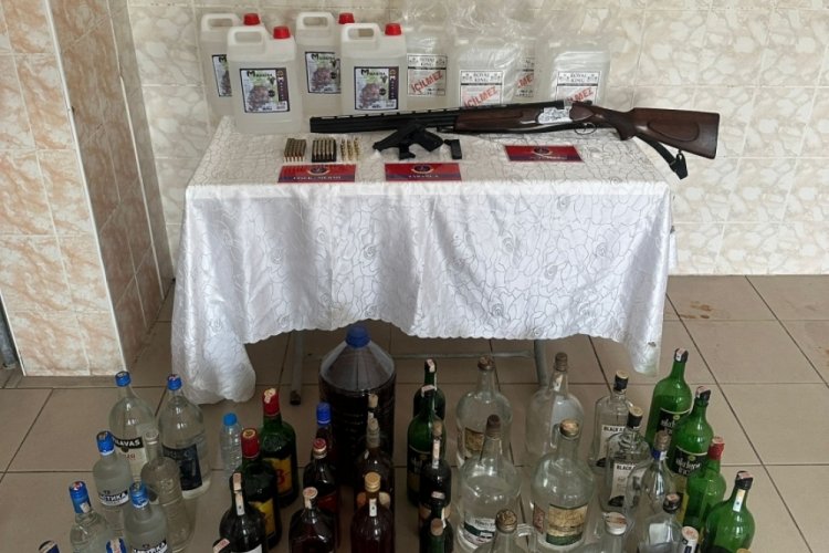 Bursa'da ka&ccedil;ak alkol operasyonu: Ş&uuml;pheli şahıs g&ouml;zaltına alındı