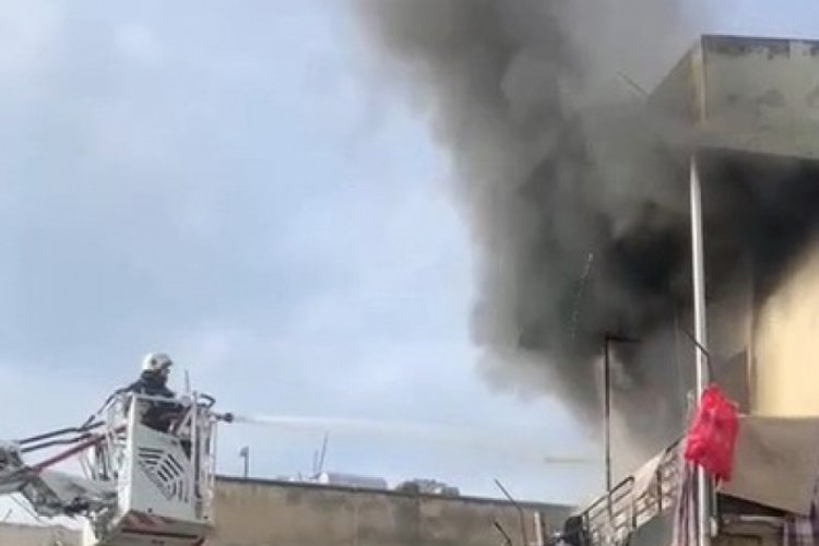 Hatay'da 2 katlı m&uuml;stakil evde yangın &ccedil;ıktı!