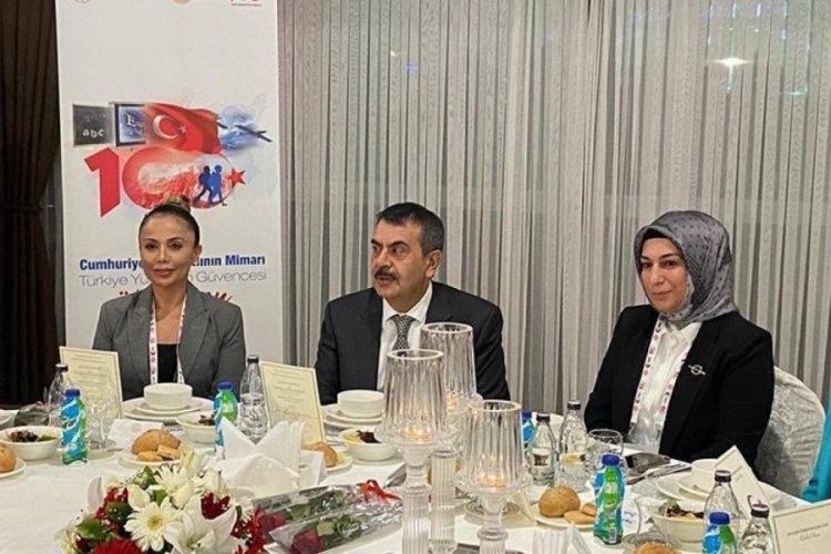 Bakan Tekin: Farklılıklarımızı bir kenara itip işimize odaklanmak durumundayız
