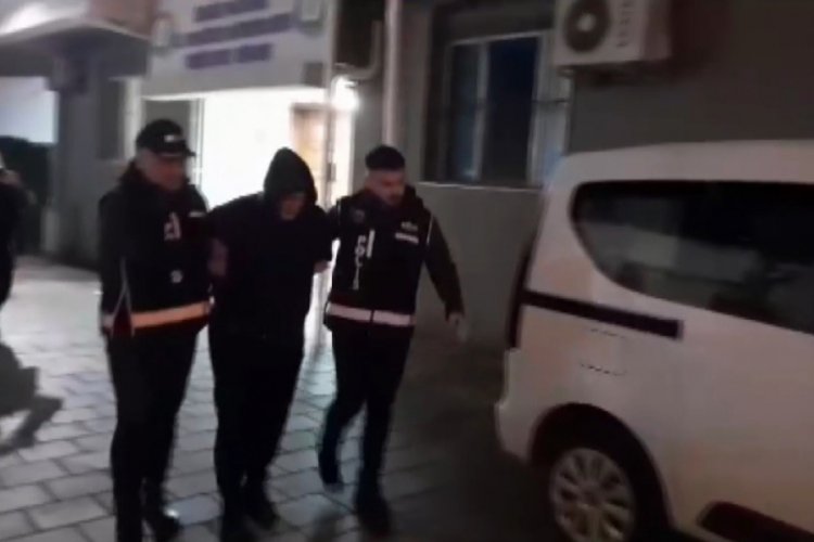 Firari Mehmet Kamış &Ccedil;eşme'de yakalandı! İstanbul'a sevk edildi