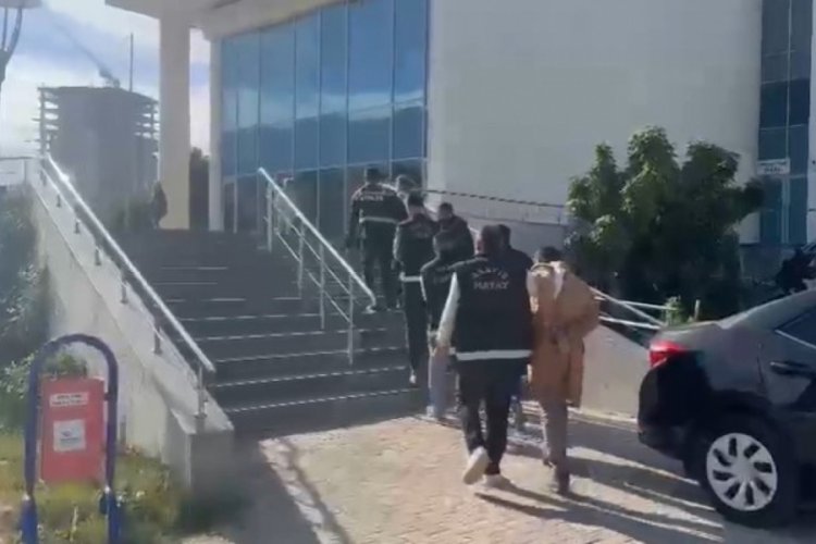 Hatay'da &ccedil;eşitli su&ccedil;lardan aranan 4 ş&uuml;pheli yakalandı