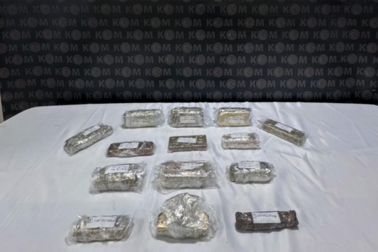 Edirne'de 25 kilo g&uuml;mr&uuml;ks&uuml;z altın ele ge&ccedil;irildi