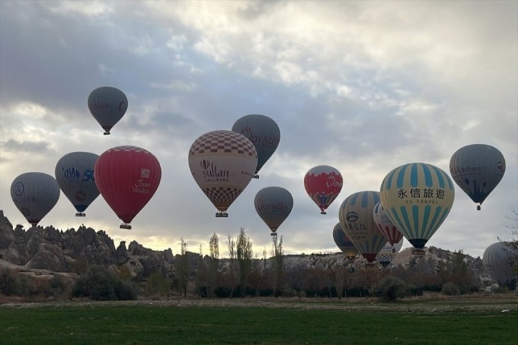 Kapadokya'da 12 g&uuml;nd&uuml;r yapılamayan balon turu bu sabah ger&ccedil;ekleştirildi