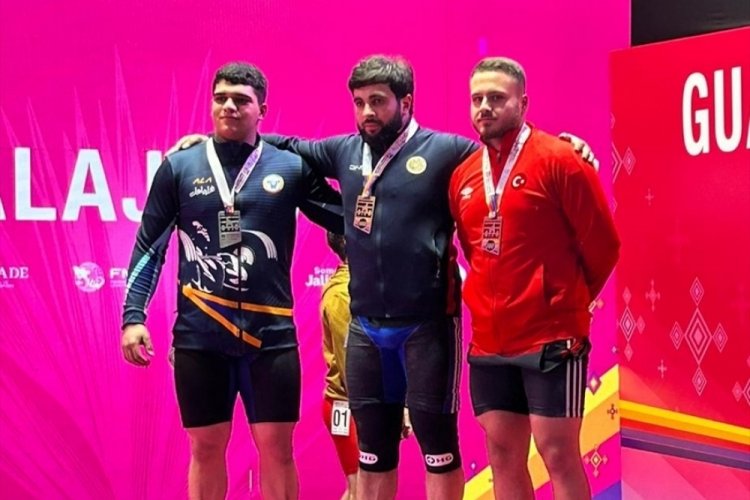 Milli halterci Muhammet Emin Burun bronz madalya kazandı