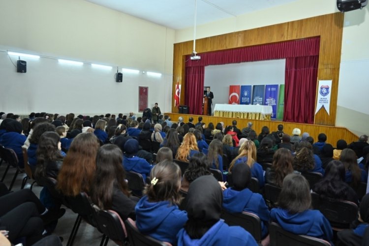 Bursa'da lise &ouml;ğrencilerine sosyal medya uyarısı
